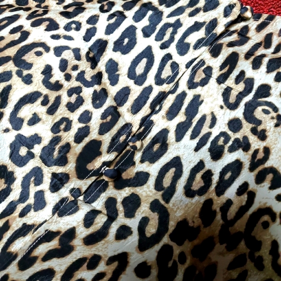 Leopard puff sleeve top - Picture 8 of 9